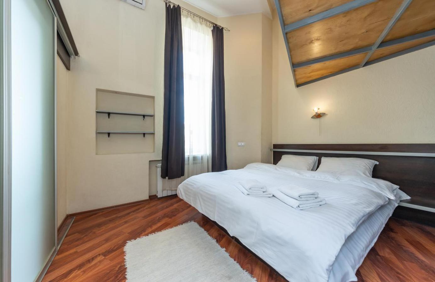 Comfortable Apartment on Mikhaylovskiy lane Kiev Eksteriør bilde