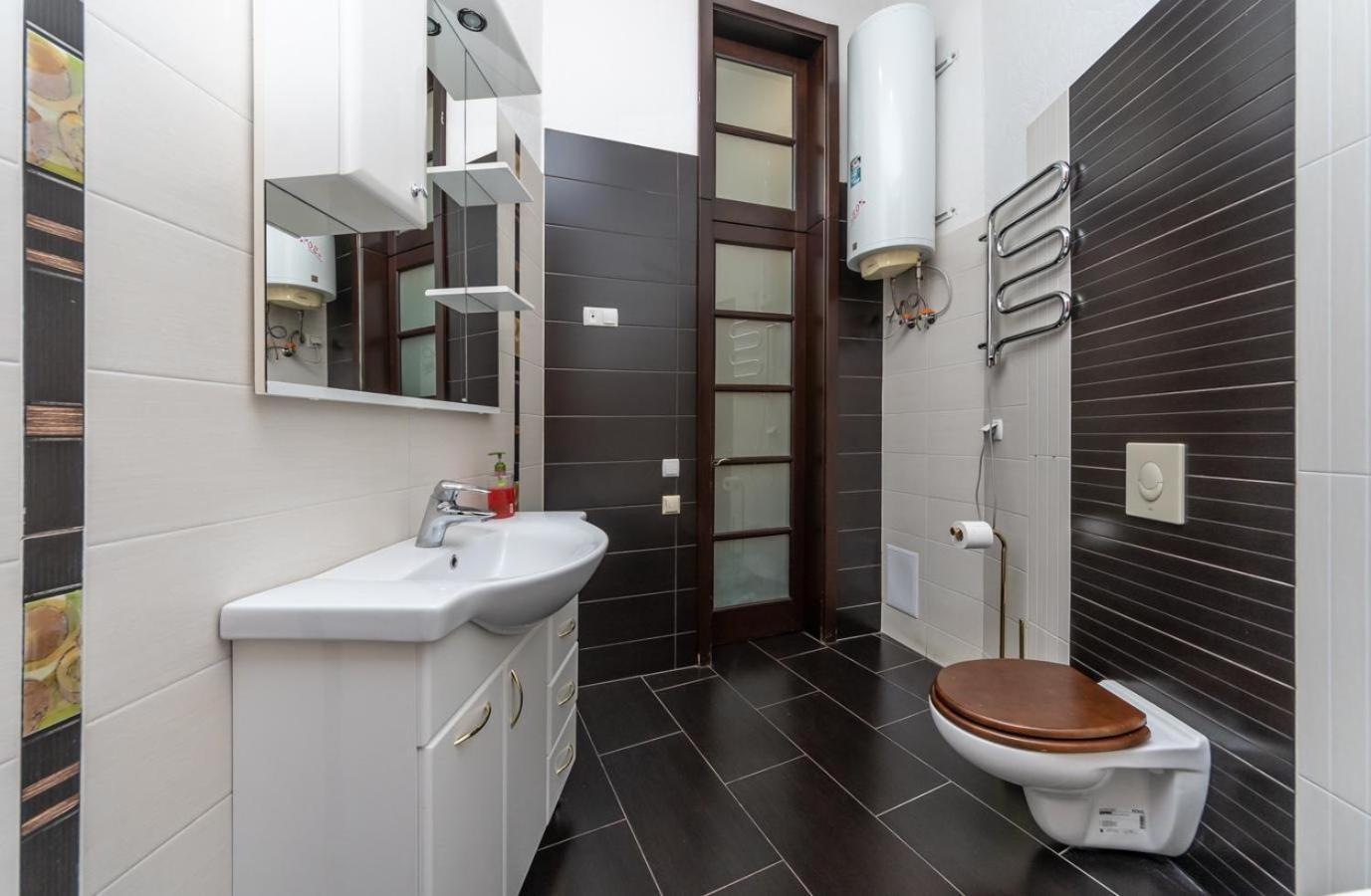 Comfortable Apartment on Mikhaylovskiy lane Kiev Eksteriør bilde
